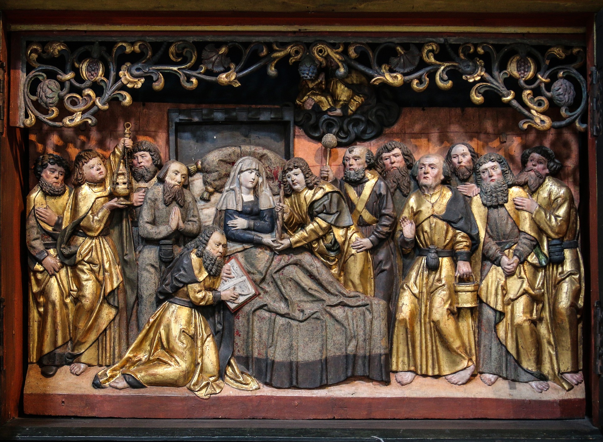 Das Mainfränkische Museum beherbergt eine umfangreiche Sammlung von Kunst und Handwerk aus der Region, darunter die weltweit größte Sammlung von Werken des Würzburger Bildhauers Tilman Riemenschneider.