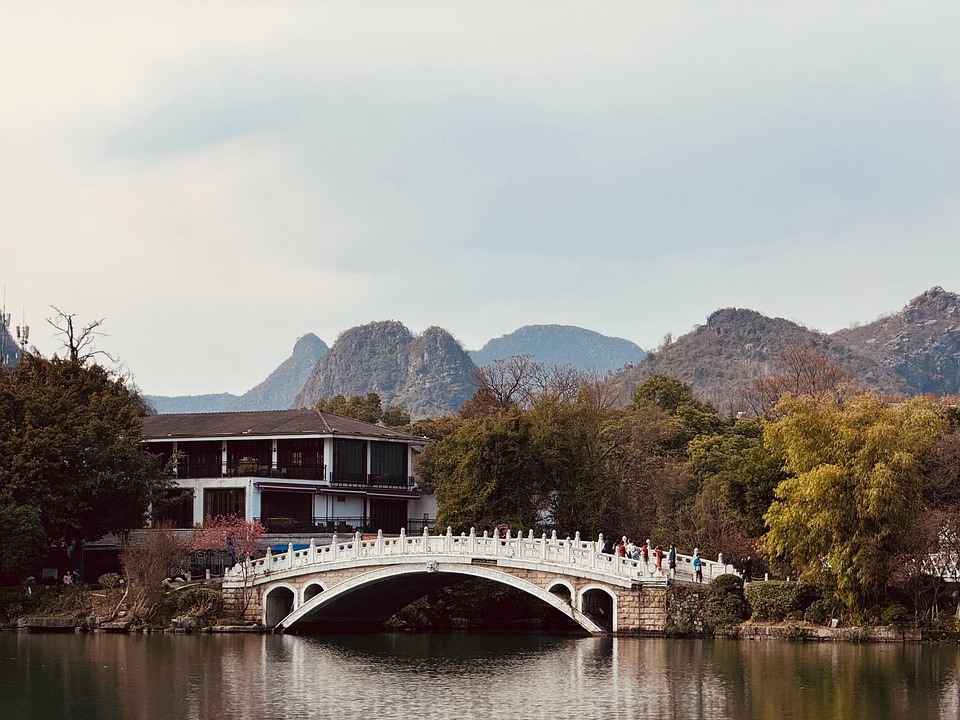 Aeschi Tourismus: Familien-Abenteuer auf dem neuen Chugeli-Trail!