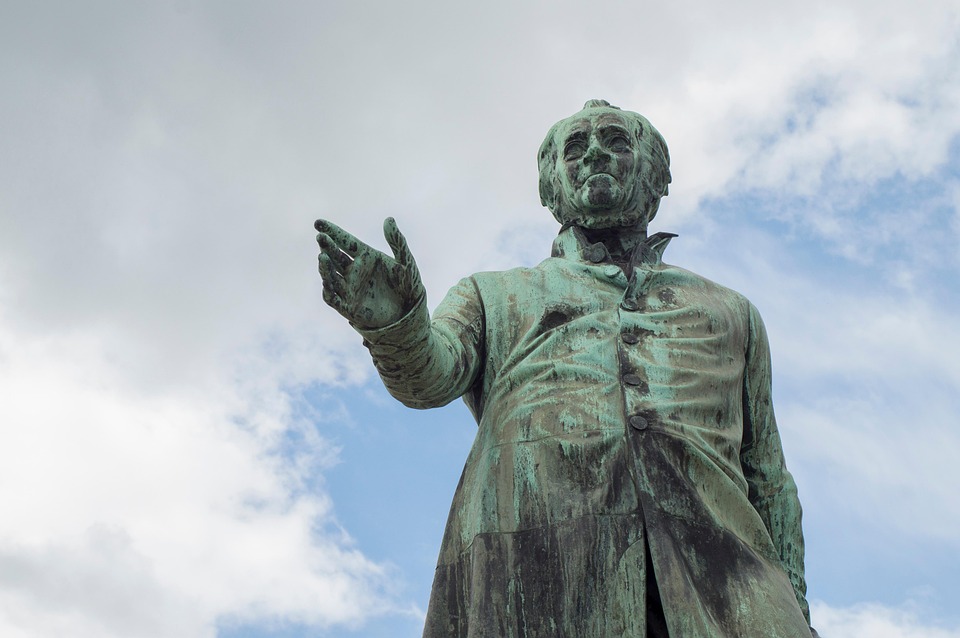 Ausschlussverfahren für EKR-Abgeordneten nach umstrittener Moskau-Reise!