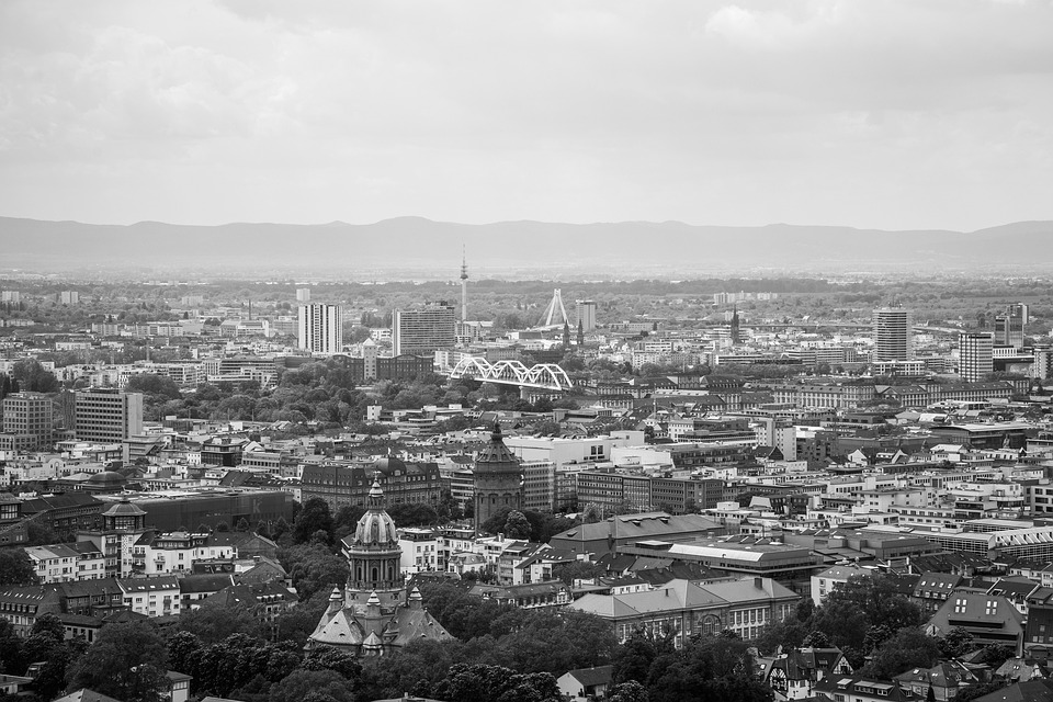 Mannheimer Stadtrat lädt zu FKK-Swingerfahrt: Bildungsurlaub oder Skandal?