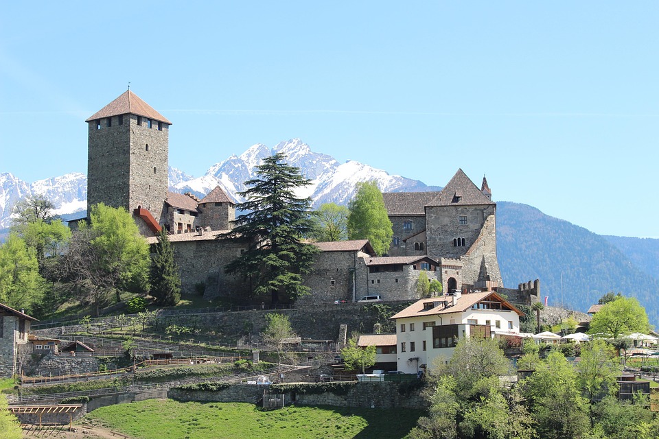 Tirols Tourismus: Licht und Schatten in der Wintersaison 2024/25!