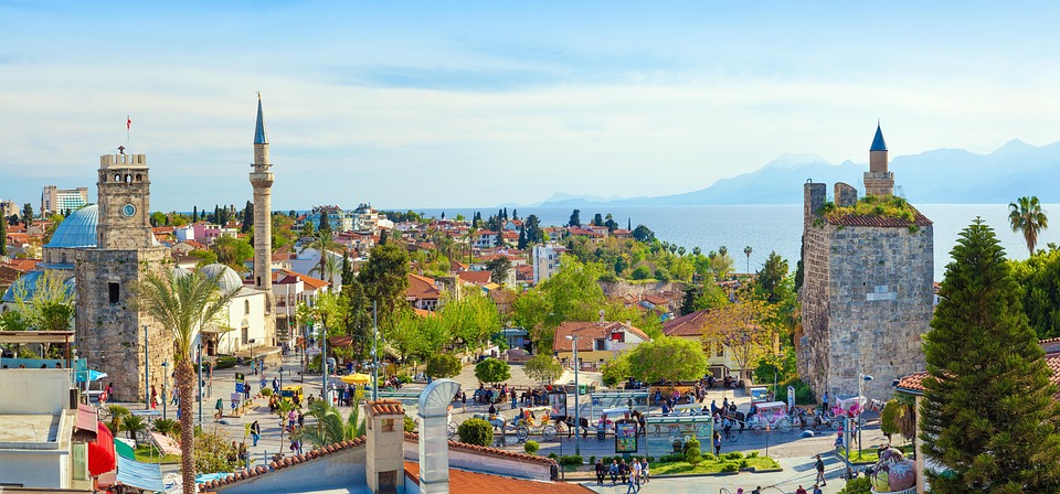 Bodrum: Traumstrand oder Preisfalle? Leere Strände trotz ‚Eid‘!