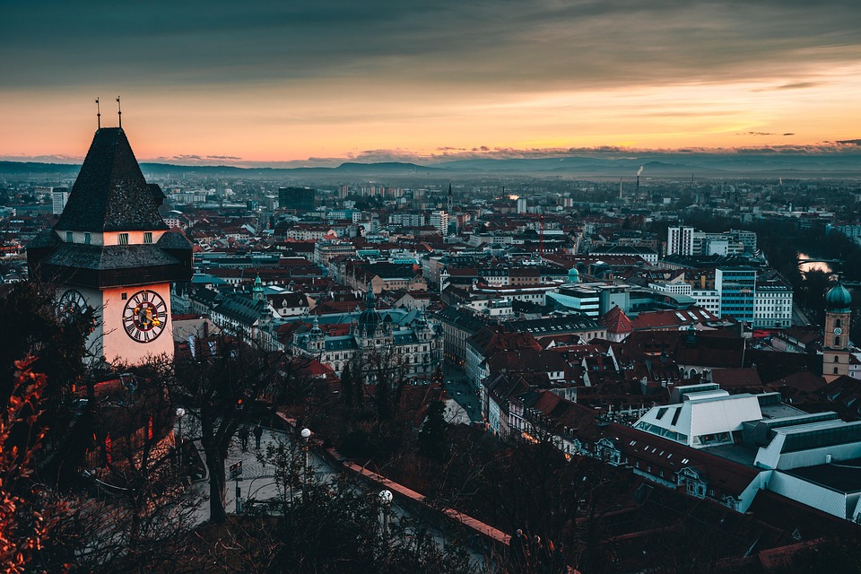 Urlaubs-Hit Uhrturm: Warum Touristen hier übernachten wollen!