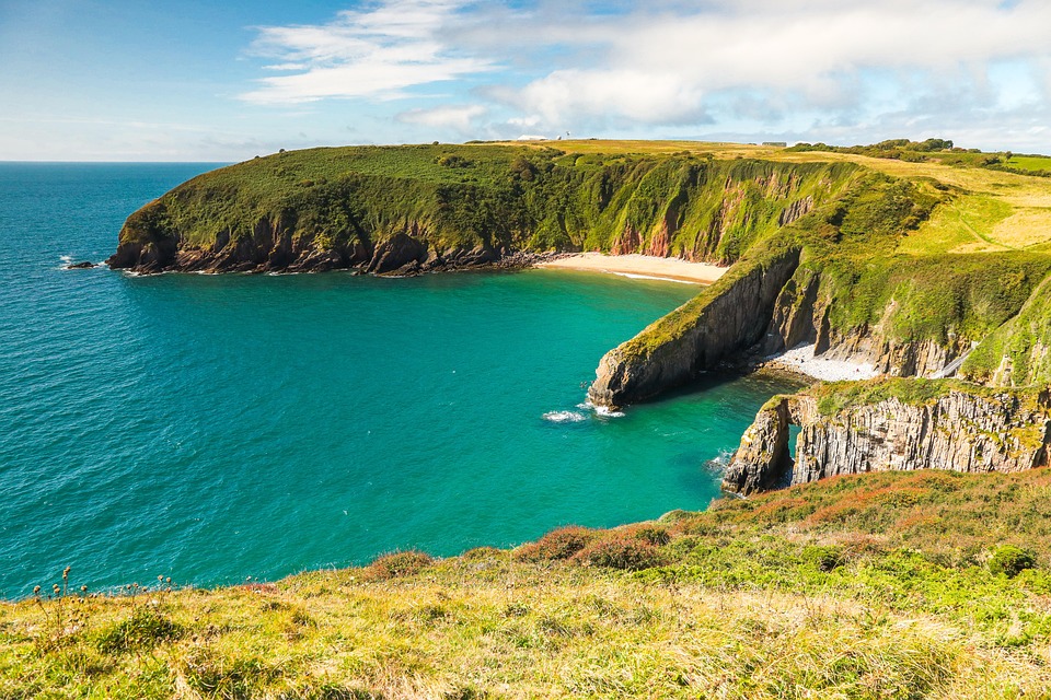 Wales' Geheimnis: Der längste Ortsname der Welt begeistert Touristen!